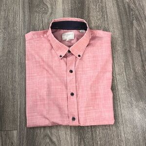 CONSTRUCT Men’s XL Coral Chambray Button-Down